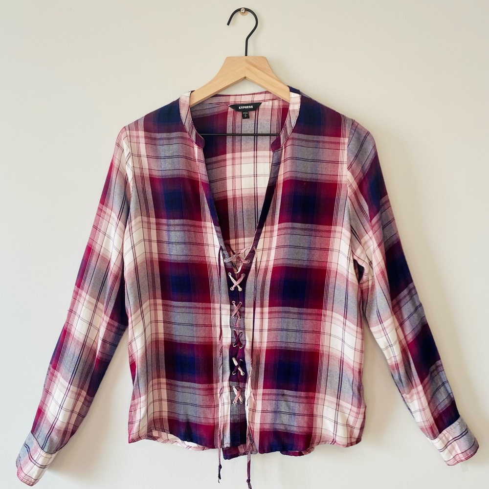 EXPRESS PLAID LONG OR 3/4 SLEEVE PLAID LACE UP TOP. SIZE SMALL.